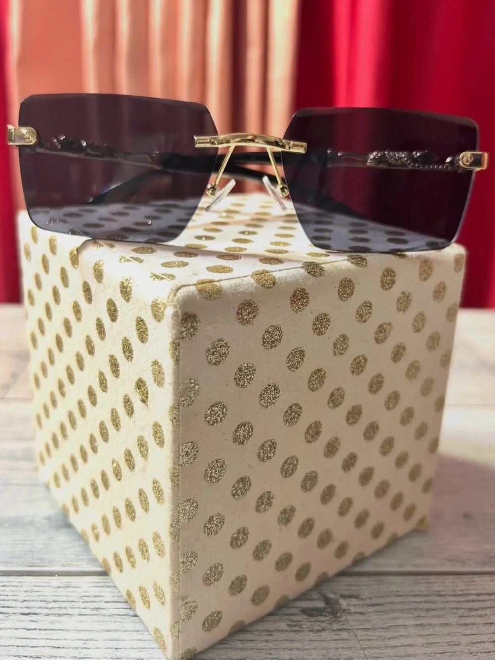 Trendy fashion, sunglasses bundle of (3)